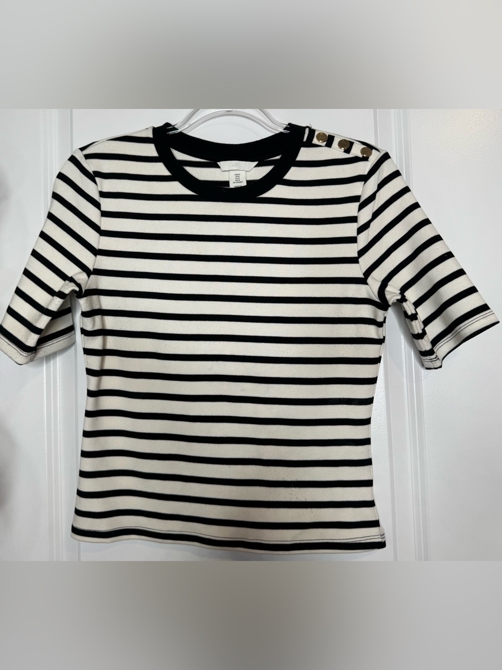 H&M Black and White Striped Short-Sleeve Button-Shoulder Top sz MD stretch